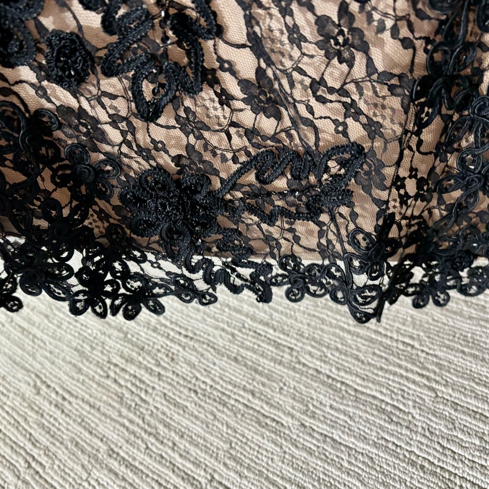 size 2 black lace maxi gown with nude underlay - Picture 10 of 17